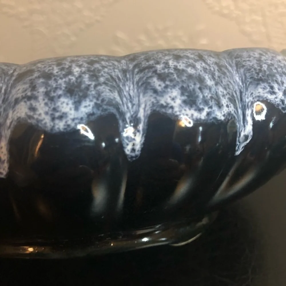 Vintage pottery planter black blue